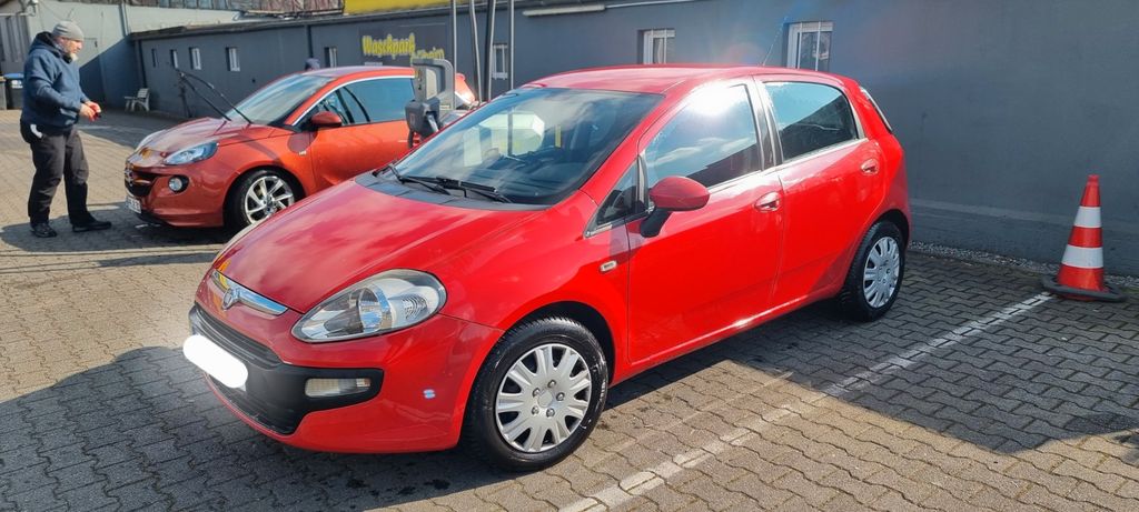 Fiat Punto Evo 179.000 km 2.400 &euro; Duisburg 47198