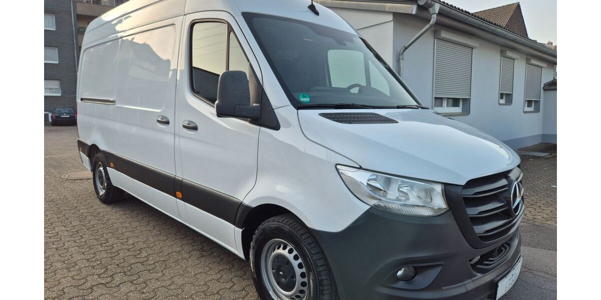 Mercedes-Benz Sprinter 197.000 km 18.390 &euro; Düsseldorf 40591