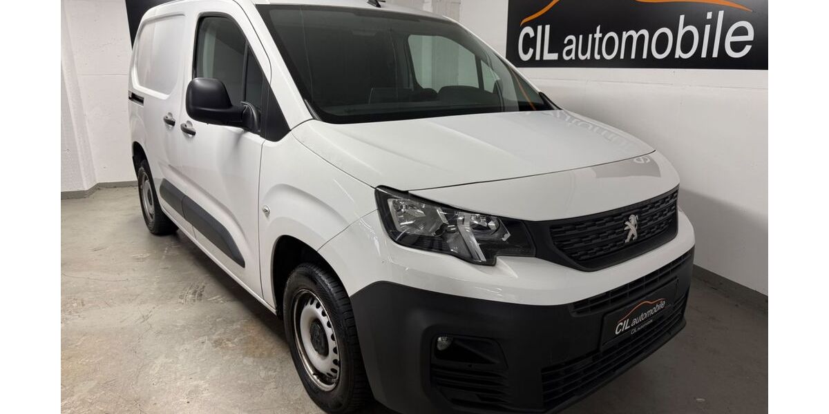 Peugeot Partner 153.230 km 8.390 &euro; Bottrop 46244