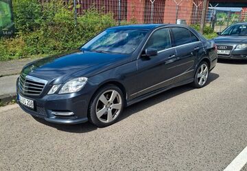 Mercedes-Benz 220 354.000 km 7.200 &euro; Duisburg 47229