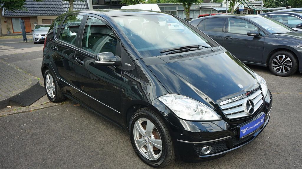 Mercedes-Benz A 180 61.300 km 9.450 &euro; Krefeld 47807