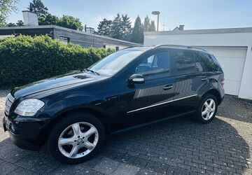 Mercedes-Benz ML 280 81.000 km 14.500 &euro; Duisburg 47228