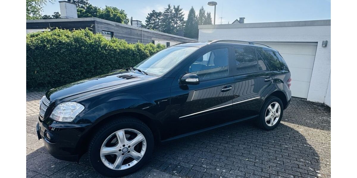 Mercedes-Benz ML 280 81.000 km 14.500 &euro; Duisburg 47228