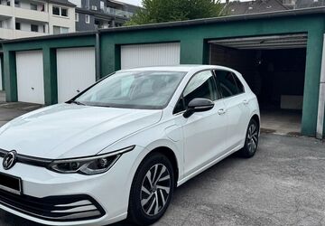 VW Golf 80.127 km 17.750 &euro; Essen 45128