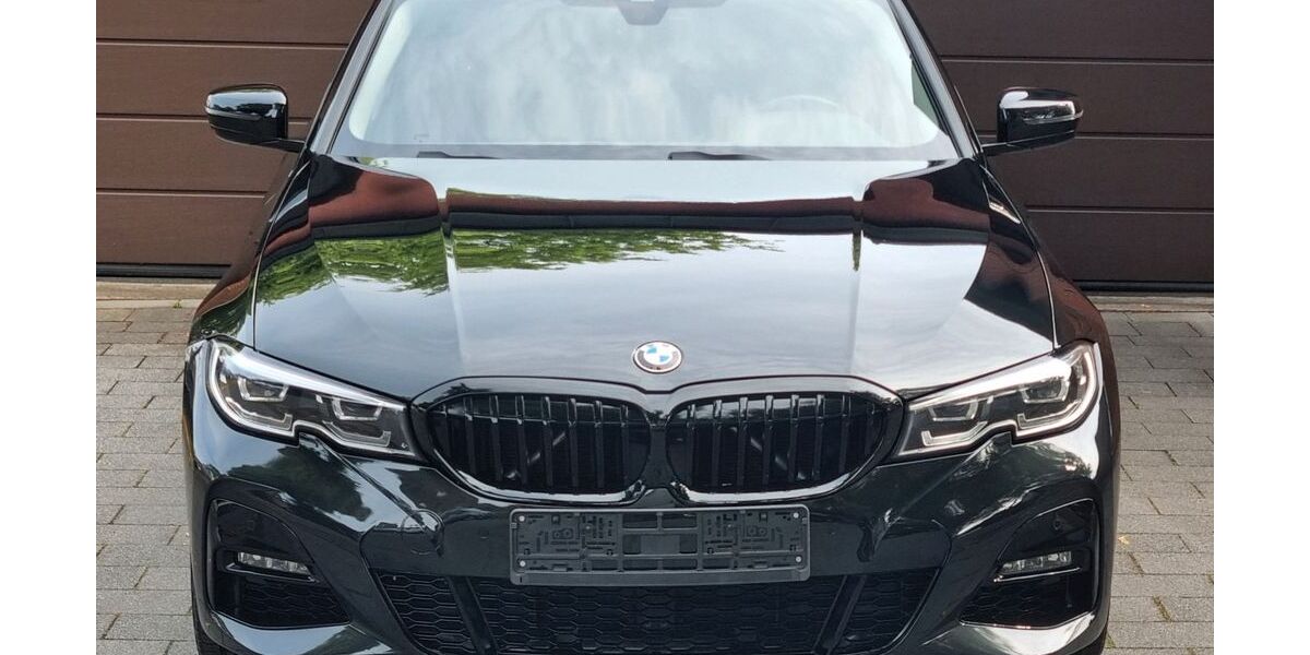 BMW 318 129.968 km 20.999 &euro; Duisburg 47138