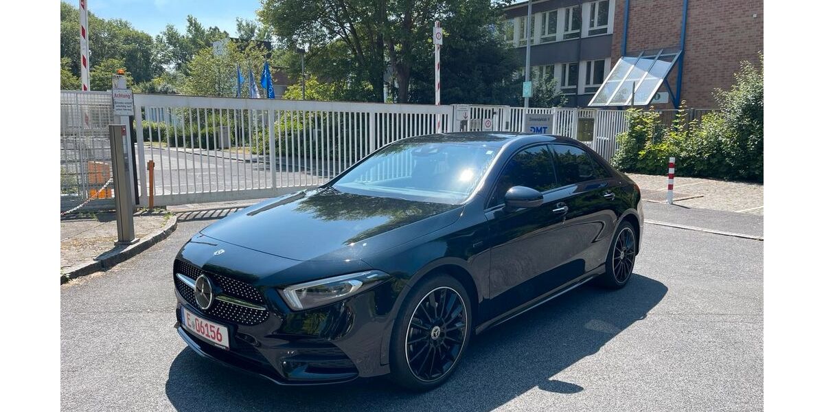 Mercedes-Benz A 250 95.000 km 22.999 &euro; Duisburg 47051
