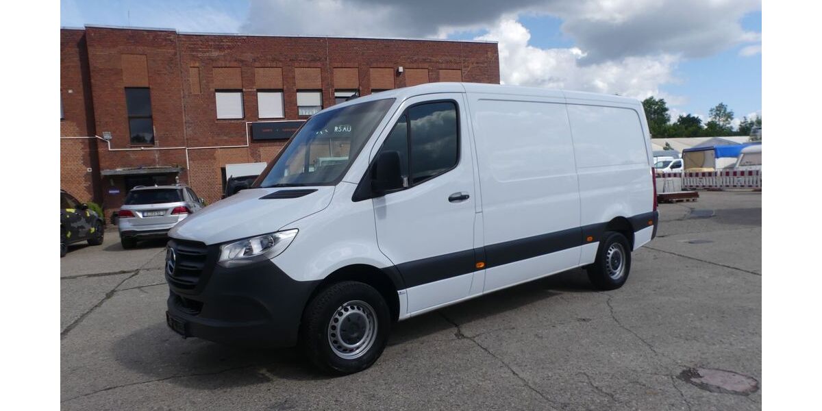 Mercedes-Benz Sprinter 211.500 km 16.950 &euro; Essen 45309