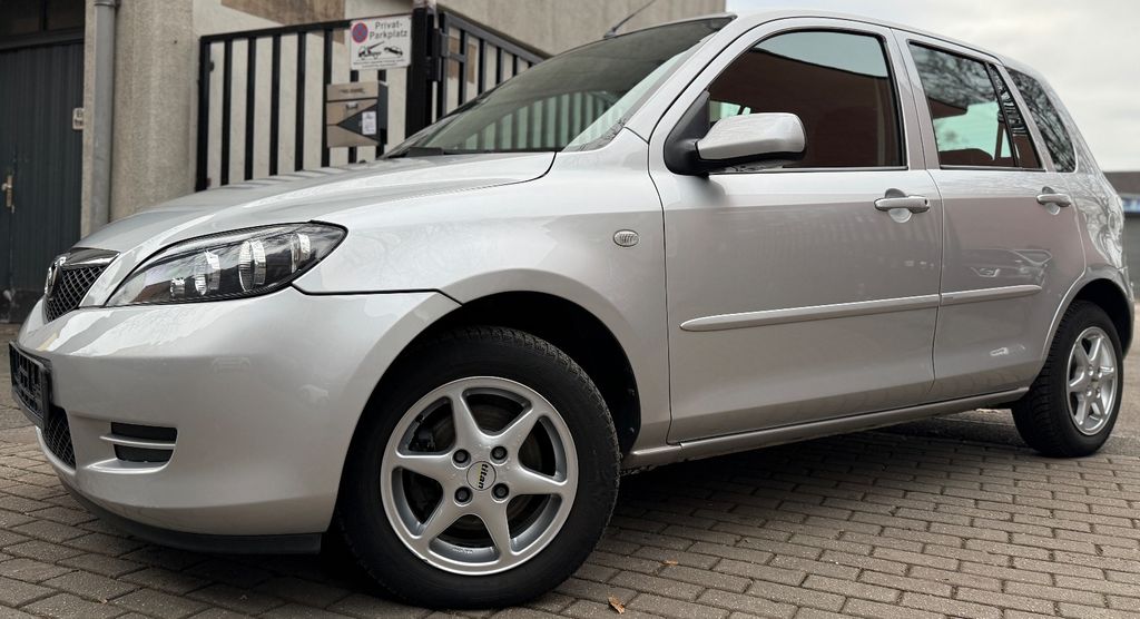 Mazda 2 139.000 km 2.990 &euro; Duisburg 47166