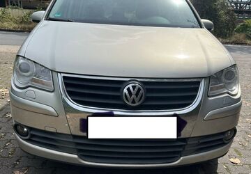 VW Touran 256.000 km 1.749 &euro; duisburg 47225