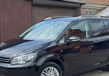 VW Touran 150.000 km 8.300 &euro; Duisburg 47179