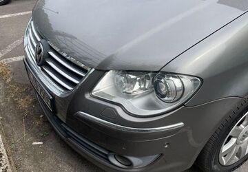 VW Touran 241.000 km 5.000 &euro; Duisburg 47249