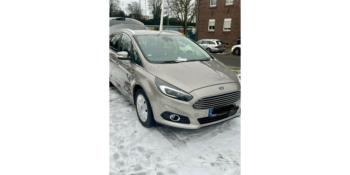 Ford S-Max 210.000 km 8.700 &euro; Duisburg 47138