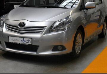 Toyota Verso 100.000 km 9.990 &euro; Neukirchen-Vluyn 47506
