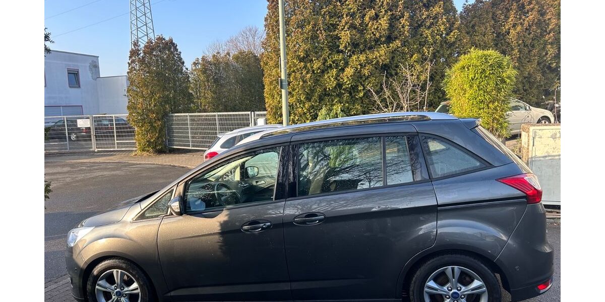 Ford Grand C-Max 95.000 km 7.390 &euro; Essen 45326