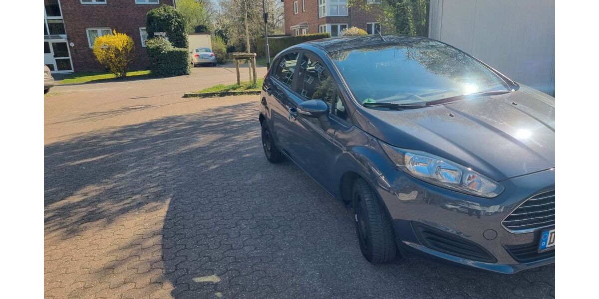 Ford Fiesta 71.500 km 5.000 &euro; Duisburg 47058