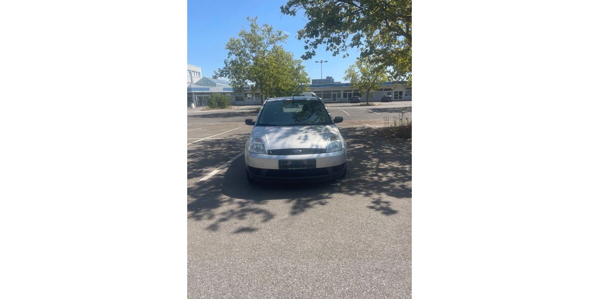 Ford Fiesta 71.663 km 3.100 &euro; ratingen 40880