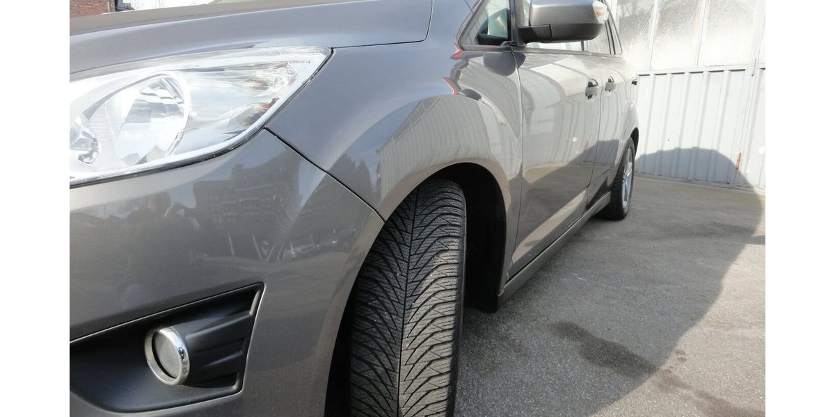 Ford Grand C-Max SYNC Edit. 1,6L/110KW Klima+PDC Top 170.000 km 4.999 &euro; Neuss 41462