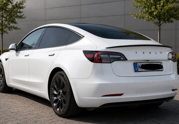 Tesla Model 3 76.000 km 23.990 &euro; Krefeld 47798