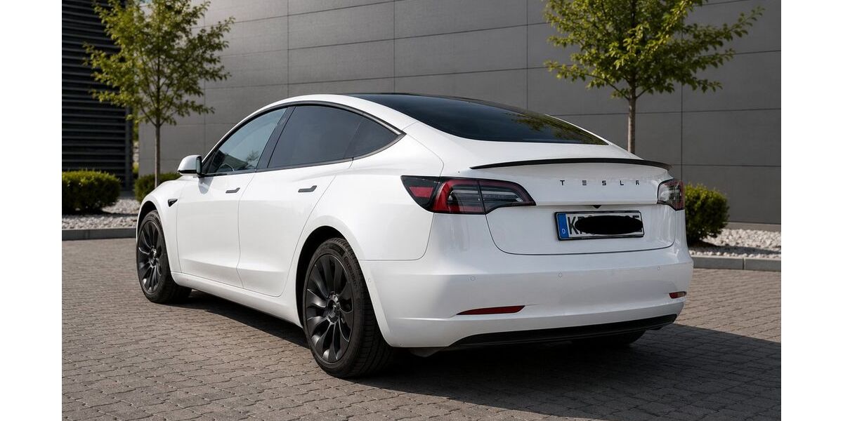 Tesla Model 3 76.000 km 23.990 &euro; Krefeld 47798