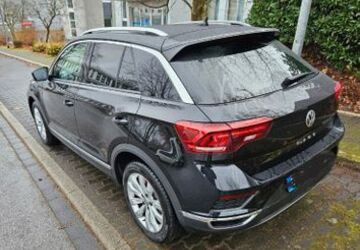 VW T-Roc 98.000 km 16.450 &euro; Duisburg 47137