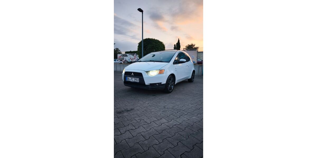 Mitsubishi Colt 129.000 km 3.249 &euro; Duisburg 47198