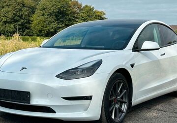 Tesla Model 3 85.300 km 27.990 &euro; Neukirchen-Vluyn 47506