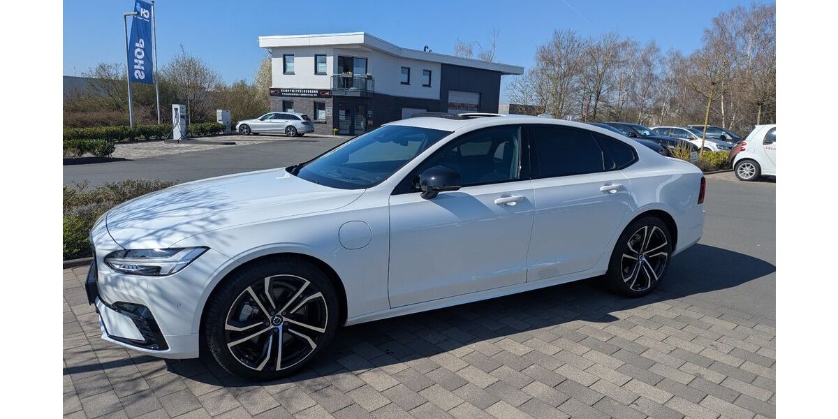 Volvo S90 42.000 km 44.990 &euro; Duisburg 47228